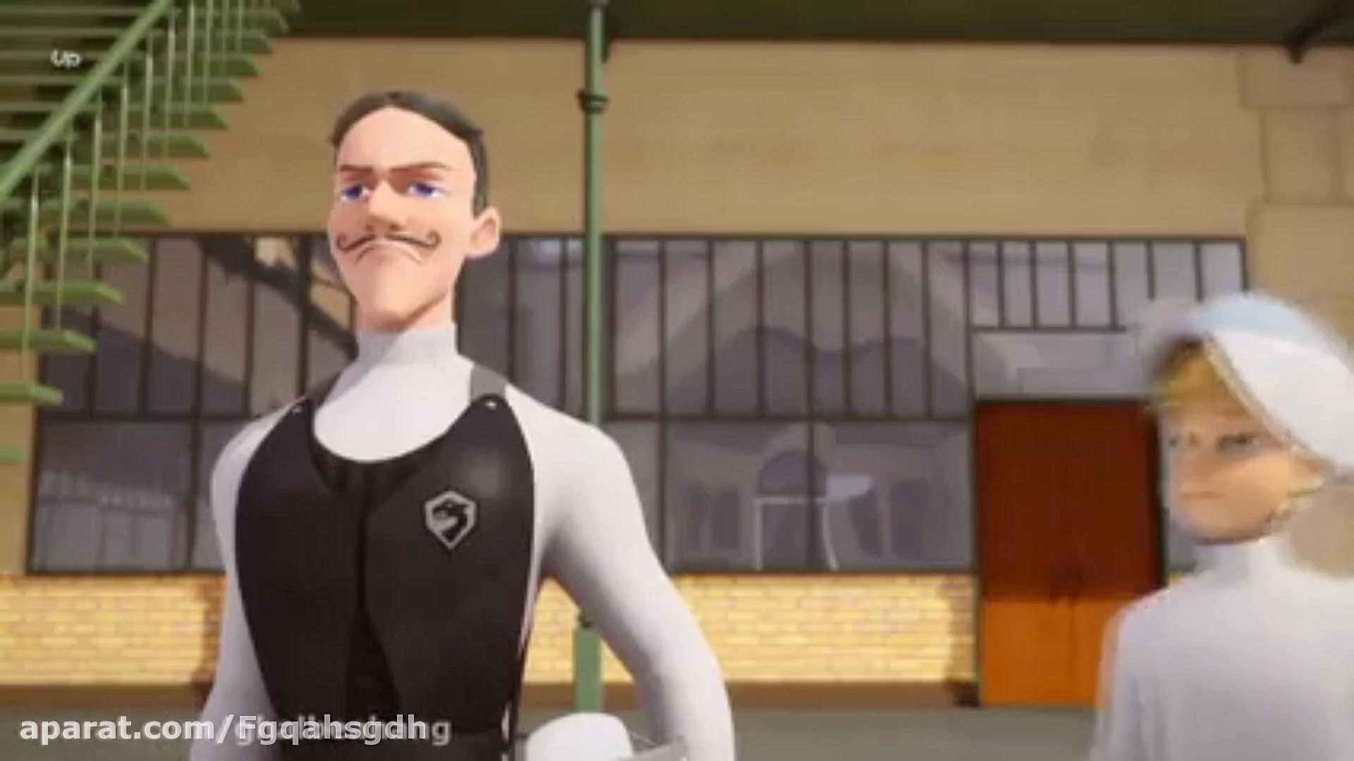 دختر کفدوزکی و گربه ی سیاه