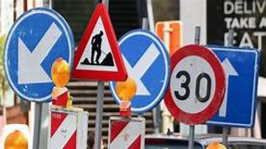 تابلو های راهنمایی رانندگی دزد...