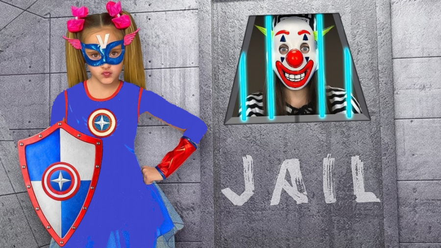 ساشا در نقش مردعنکبوتی  هالک و...