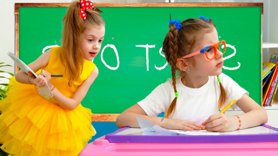 برنامه کودک ایوا ، ایوا به مدر...