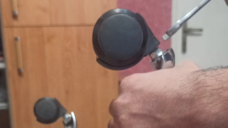 آموزش تعویض چرخ صندلی اداری به...