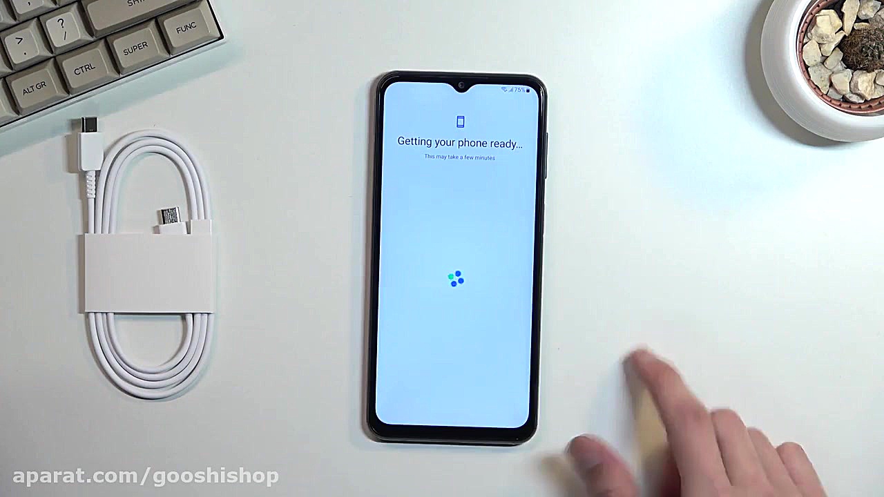 ویدیو جعبه گشایی و بررسی گوشی...