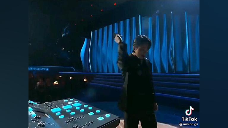 ران بی تی اس کمک کرد برای کنسر...