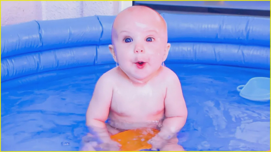 بازی بچه های ناناز با آب