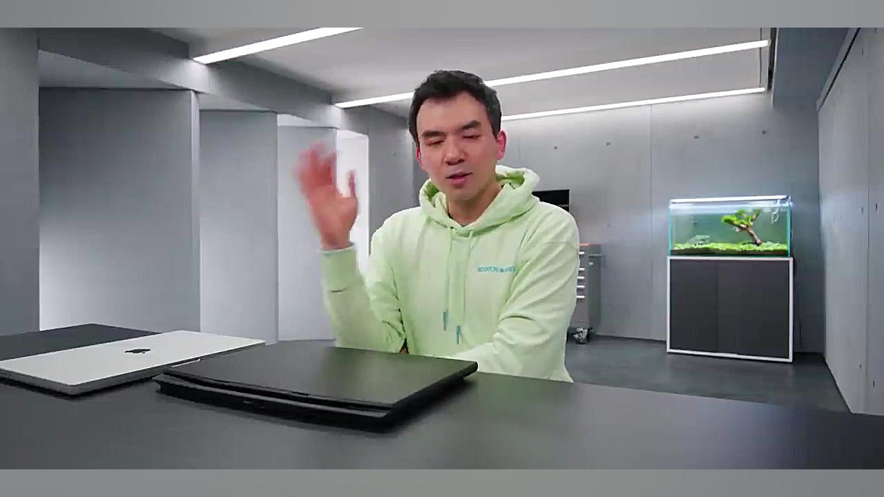 مقایسه بلندگوی مک بوک پرو با ب...