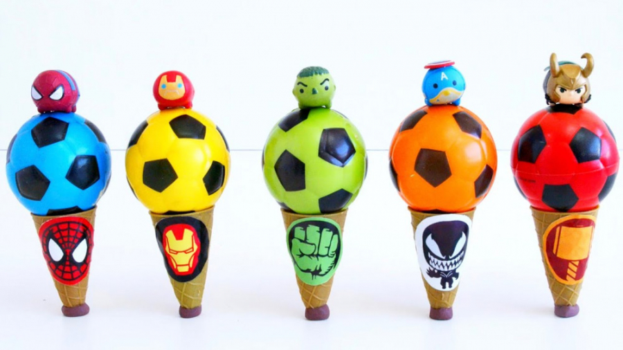 بستنی های رنگین کمانی با توپ ه...