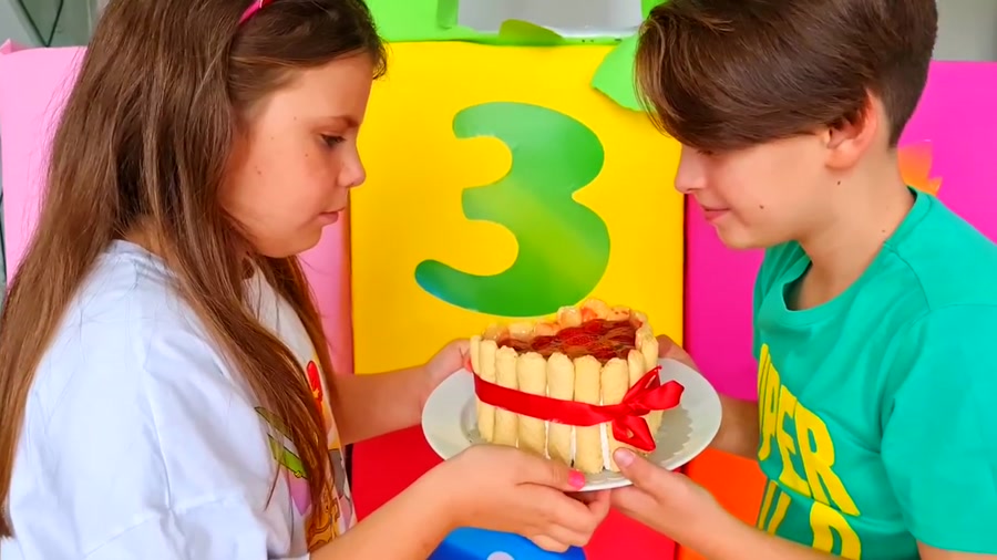 برنامه کودک آدریانا آدریانا سر...