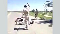کتک زدن حسابی داعشی ها با چوب...