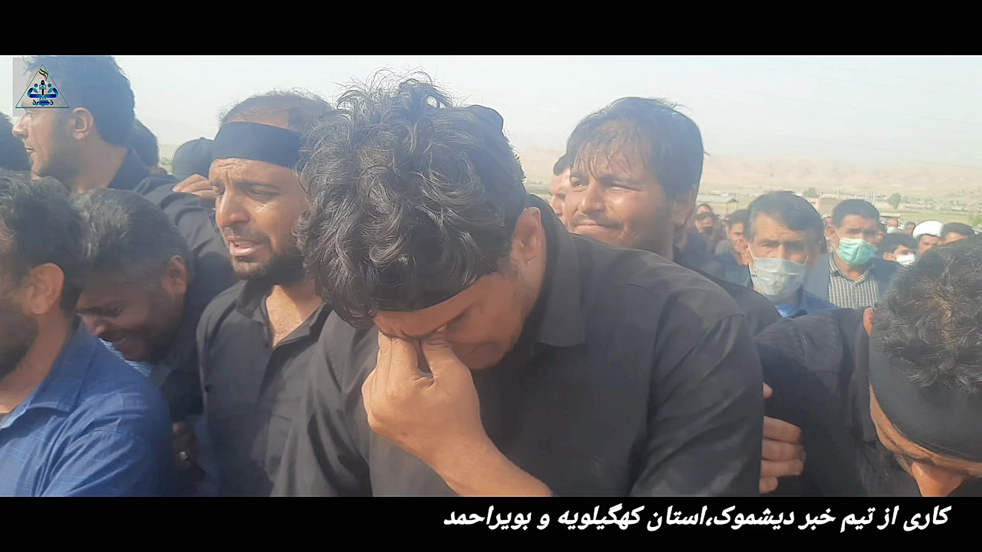 مراسم تشییع و خاکسپاریِ مادری...