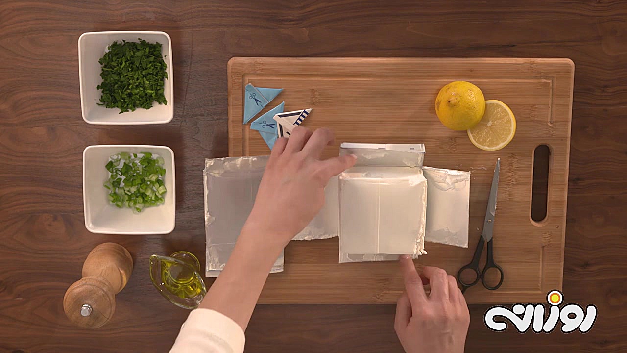 ماهی سالمون گریل شده با سس سبز...