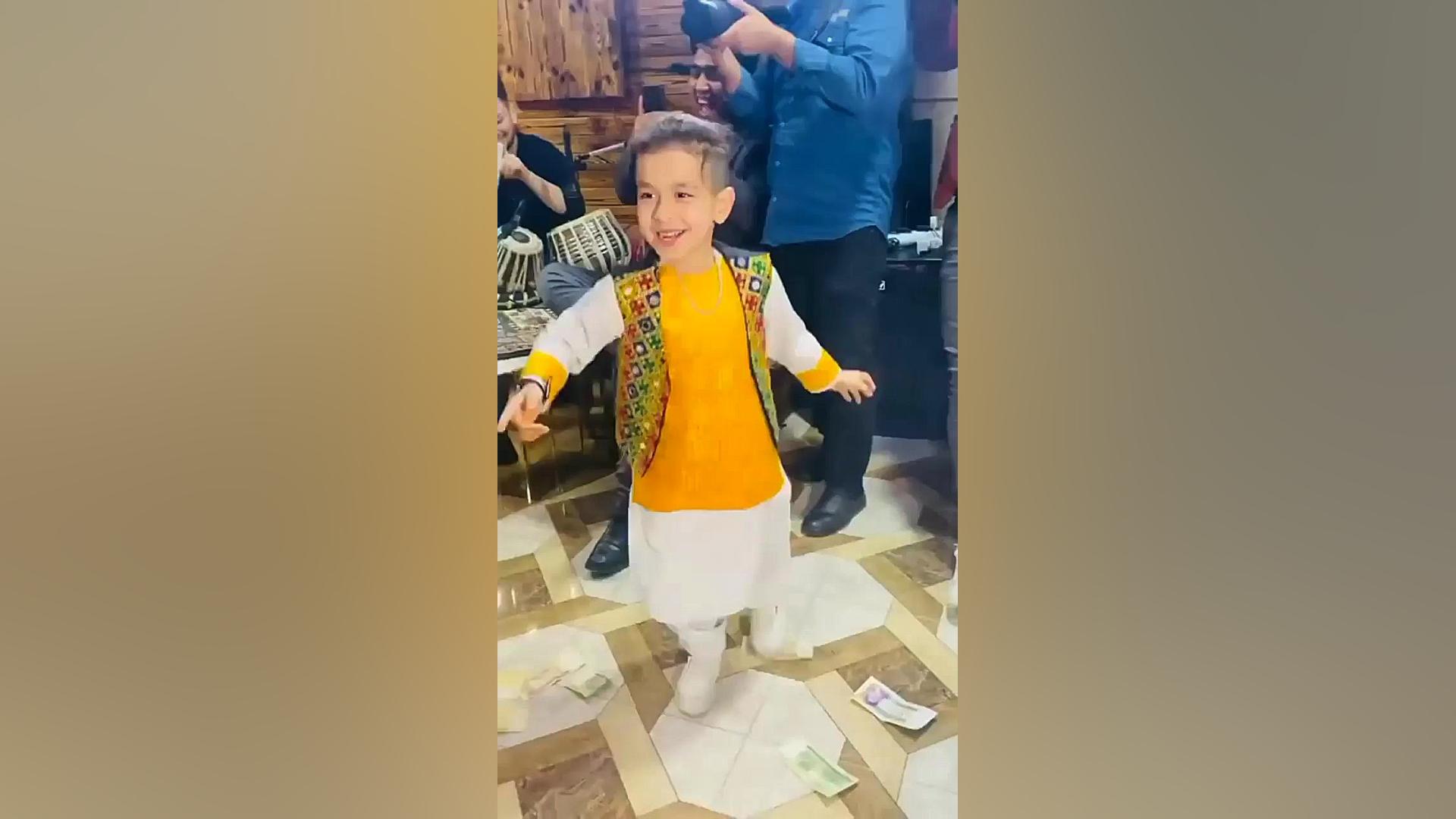 رقص زیبای پسر افغان