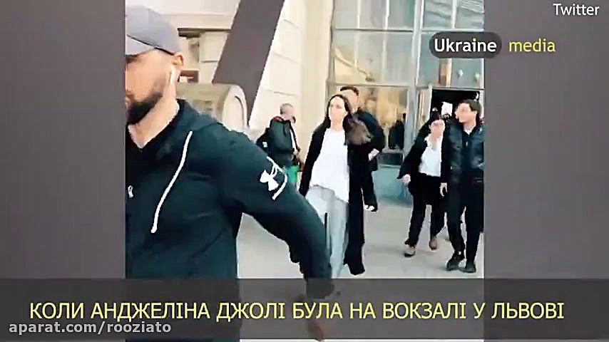 آنجلینا جولی در حال رفتن به پن...