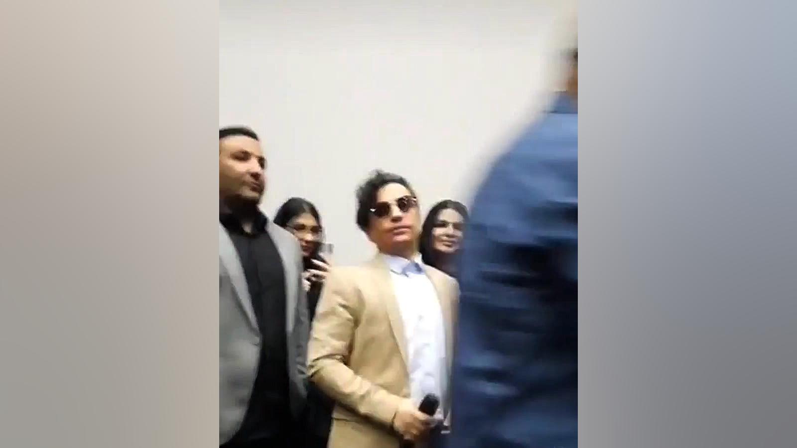 آواز خواندن محسن ابراهیم زاده...