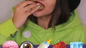 آسمر فود مونا فود ایموجی ها رو...