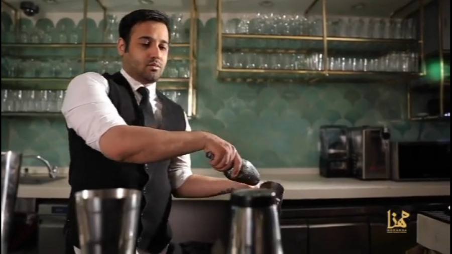 تهیه یک نوشیدنی با اجرای : آقا...