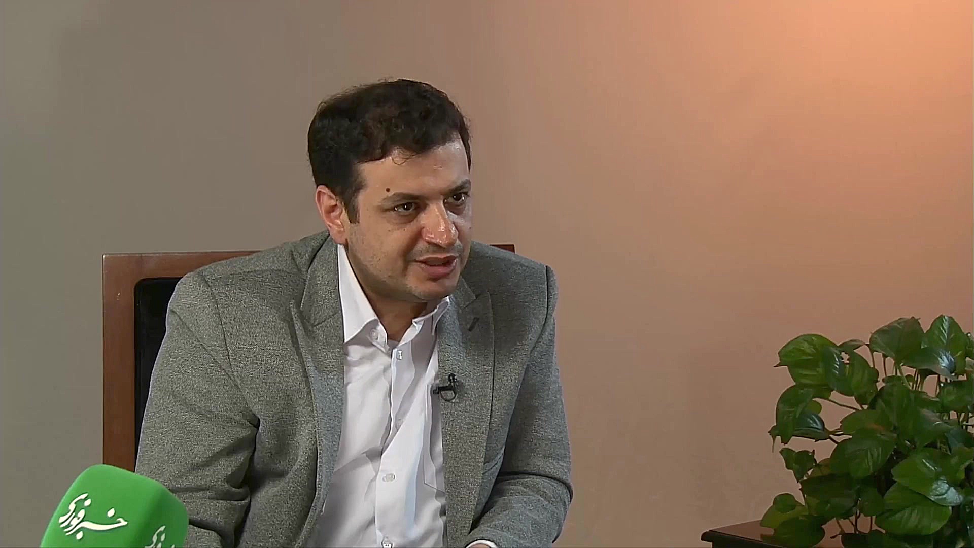 توضیحات استاد رائفی‌پور درباره...