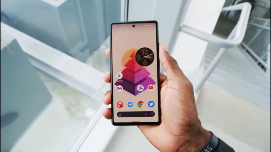 ویدیو بررسی کوتاه گوشی Google...