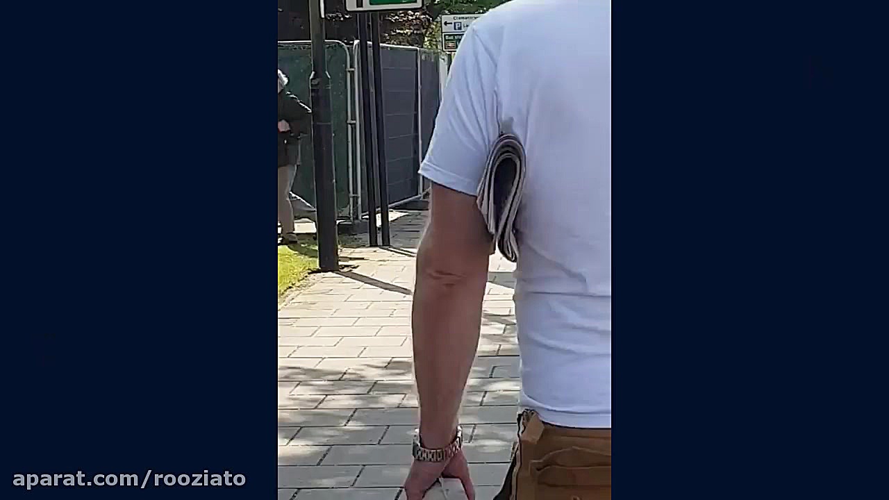 پرتاب تخم مرغ به سمت مجسمه مار...