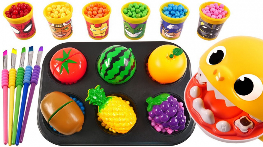 آب نبات میوه ای با دانه های رن...