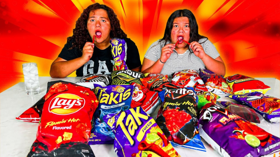 مری و ایزی  خوردن چیپس های تند...