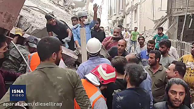 لحظه ریزش ساختمان مترو پل آباد...