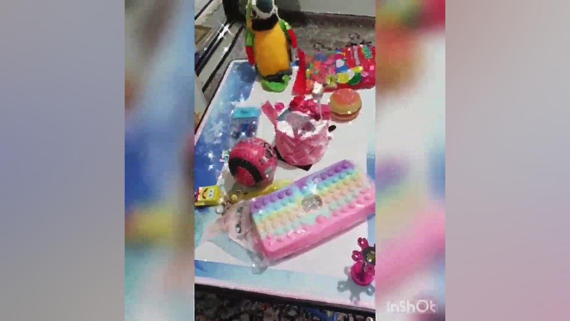 نشون دادن کادو روز دختر