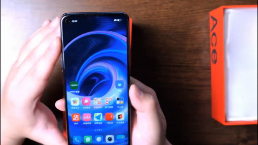 ویدیو جعبه گشایی و بررسی گوشی...