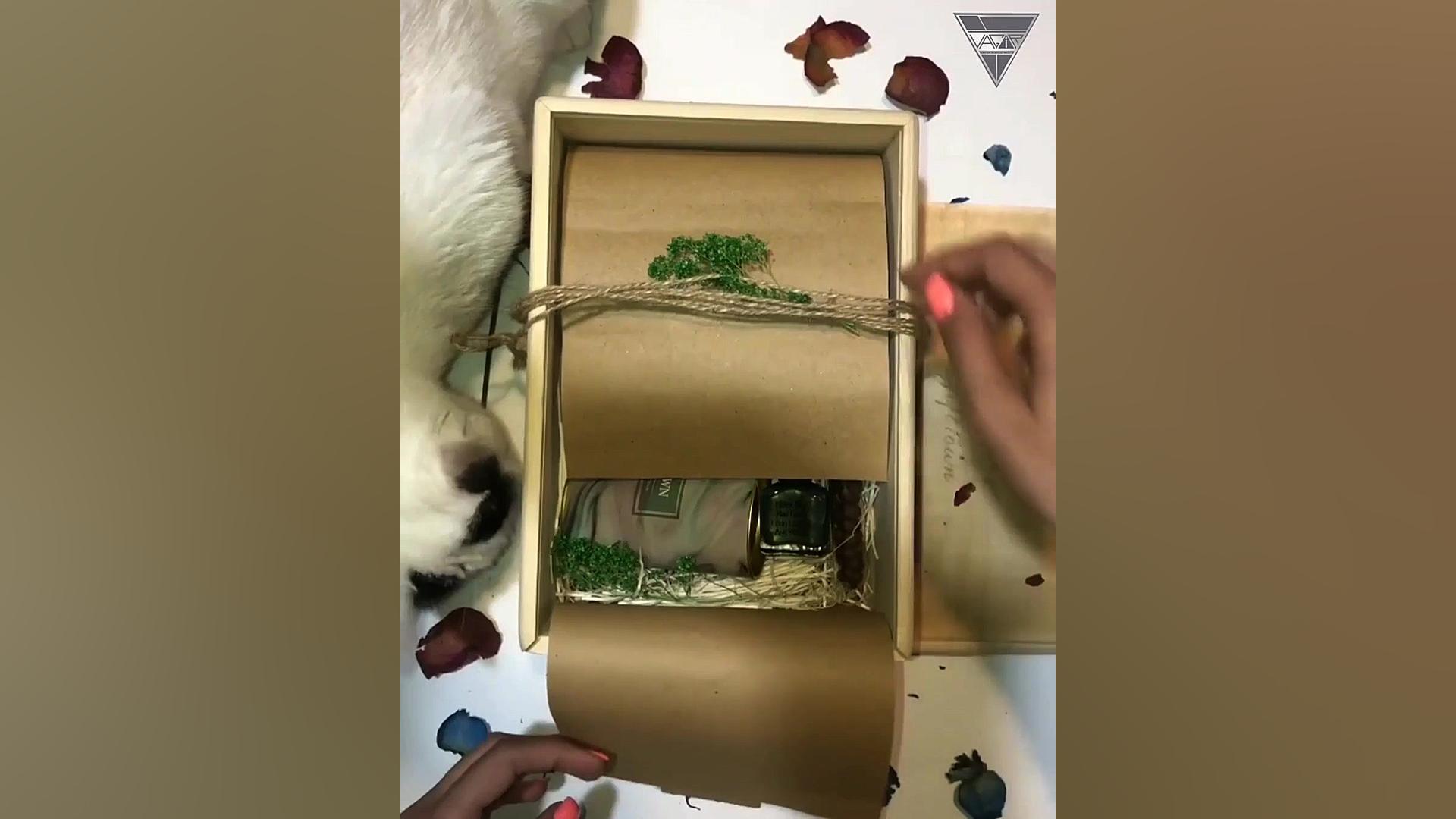 آنباکسینگ کادو روز دختر