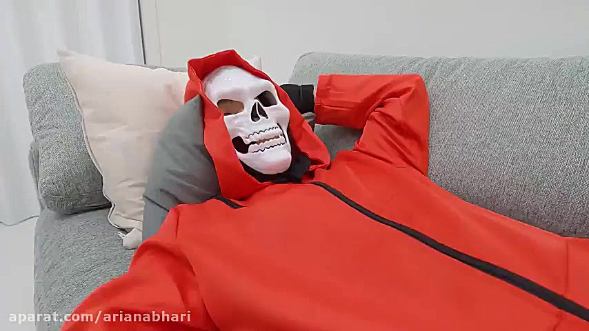 مبارزه مرد عنکبوتی ونوم با دشم...