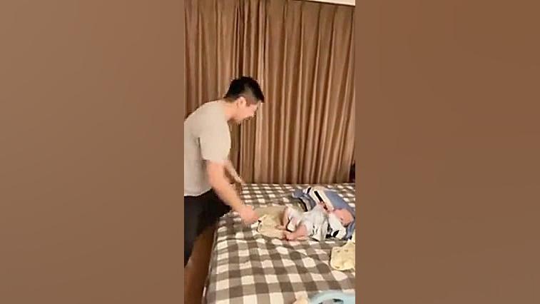 این پسر اگه بزرگ شه حتما یه با...