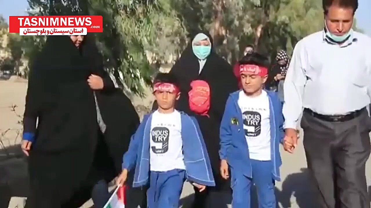 همخوانی سرود سلام فرمانده در س...