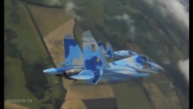 سوخو27 در کنار اف 16