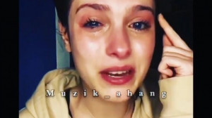 میخوام فراموش کنم ، کلیپ گریه...