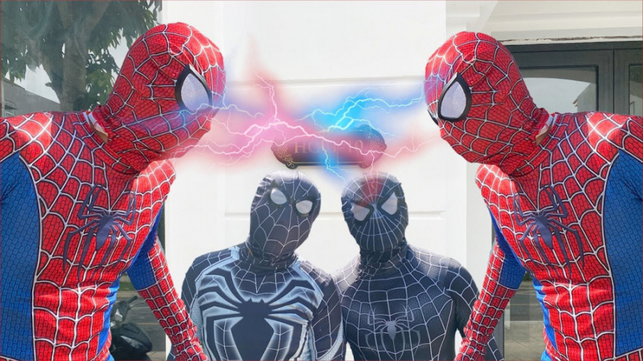 نبرد ابرقهرمانان در دنیای واقع...