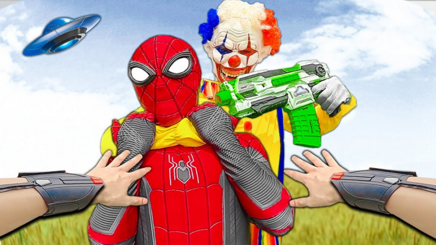 نبرد ابرقهرمانان در دنیای واقع...