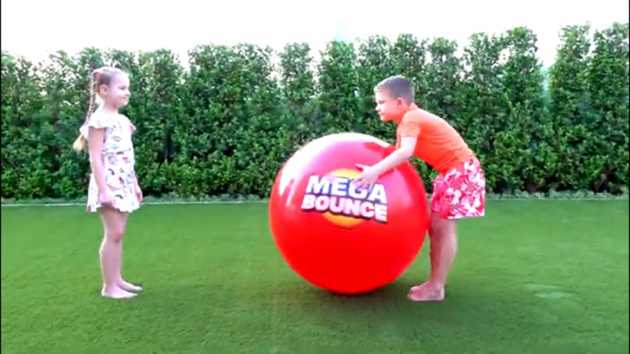 دیانا و روما  بازی با بادکنک ت...