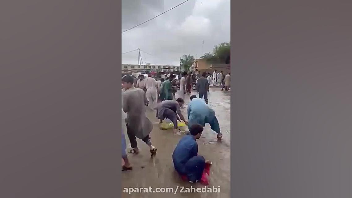 ماهیگیری در خیابان های کراچی پ...