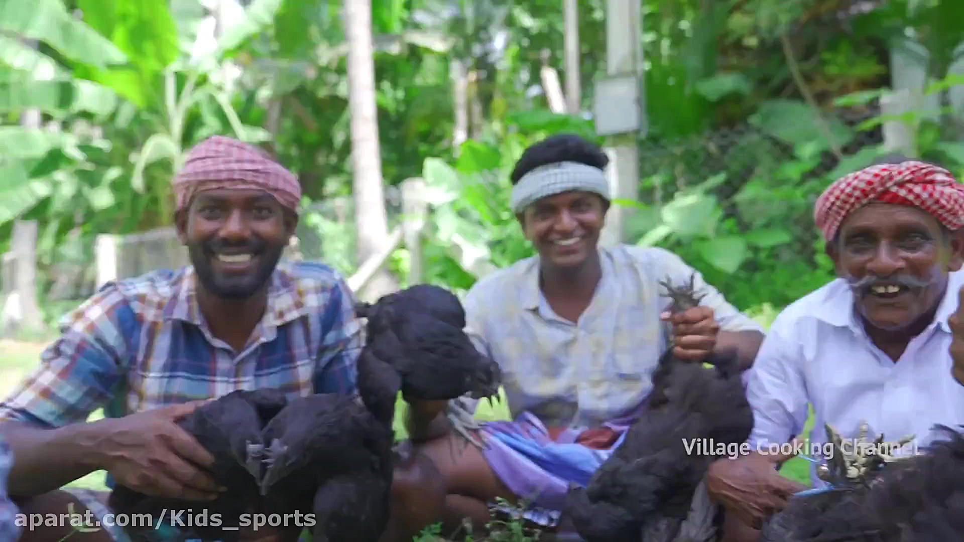 سوپ مرغ سیاه سنتی پخت و پز مرغ...