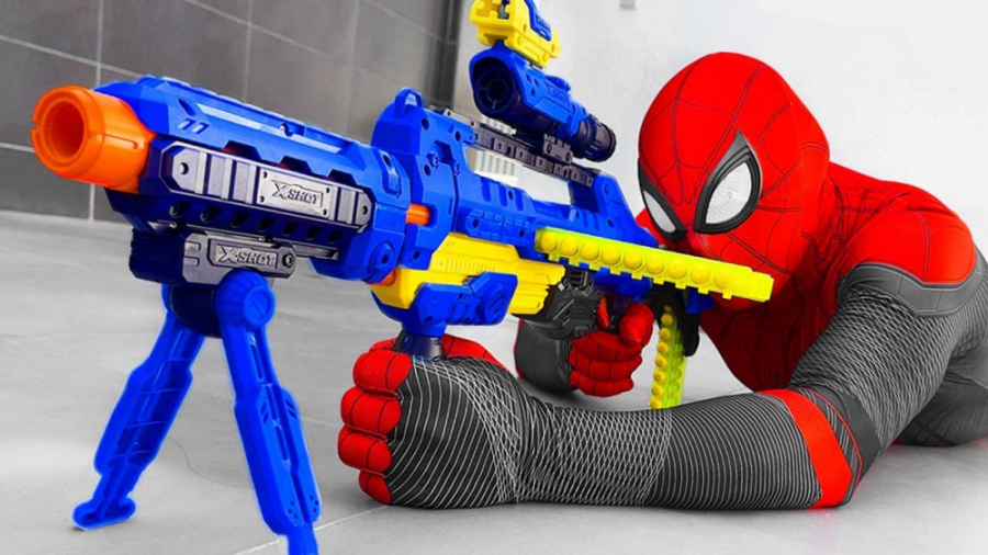 جنگ نرف دلیوری پیتزا و مرد عنک...