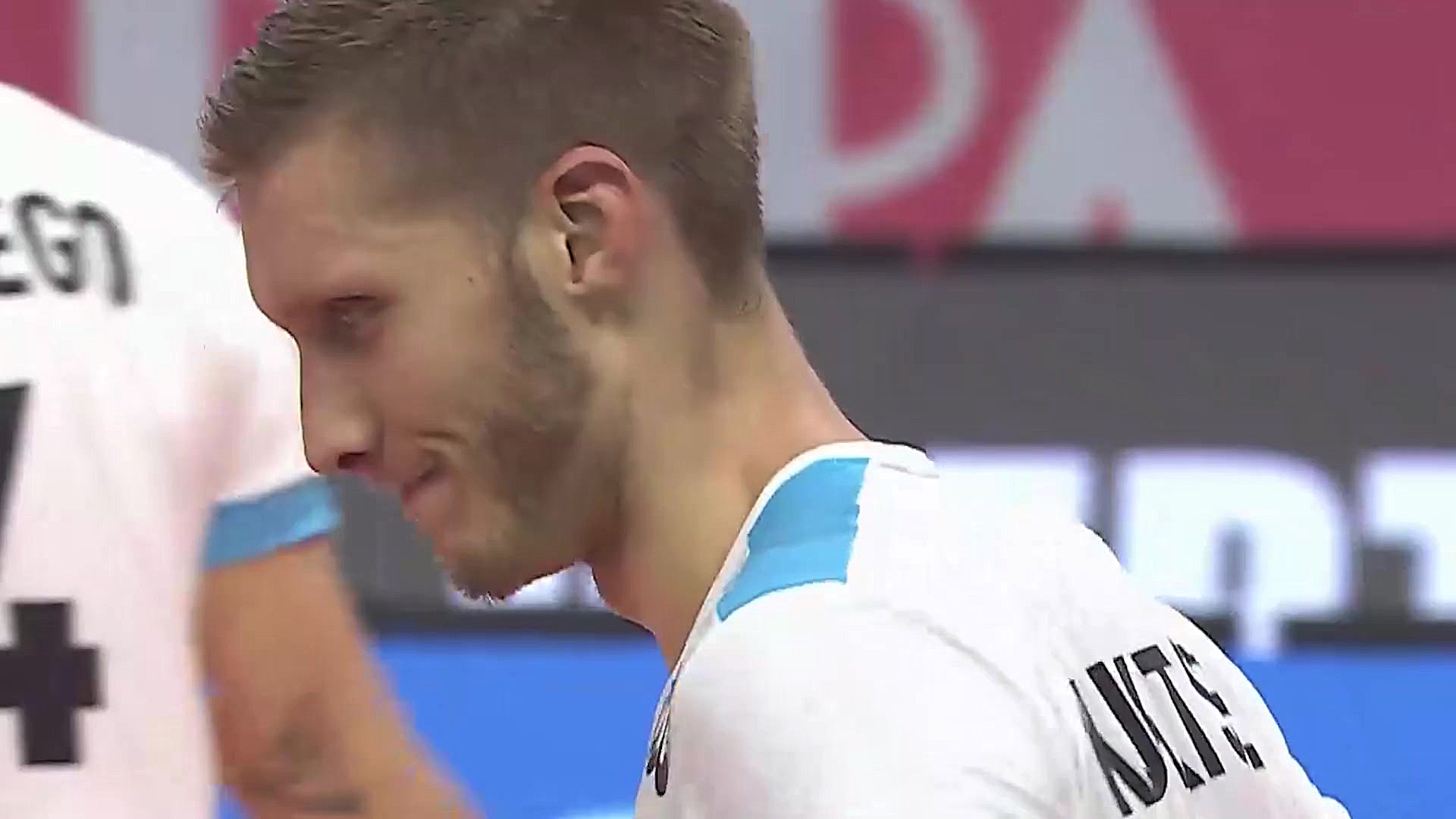 برای عبور از این دفاع حریف می...