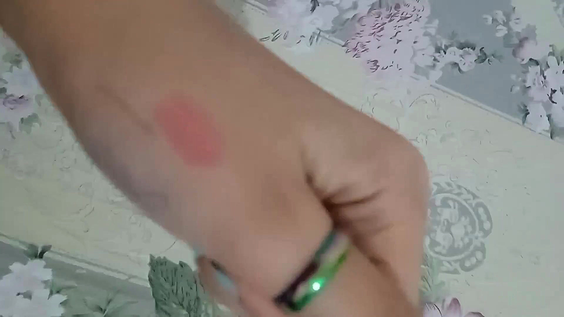 نشون دادن تمام لیپ گلاس هام و...