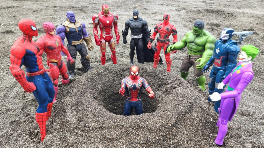 اسباب بازی های ابرقهرمانان  مر...