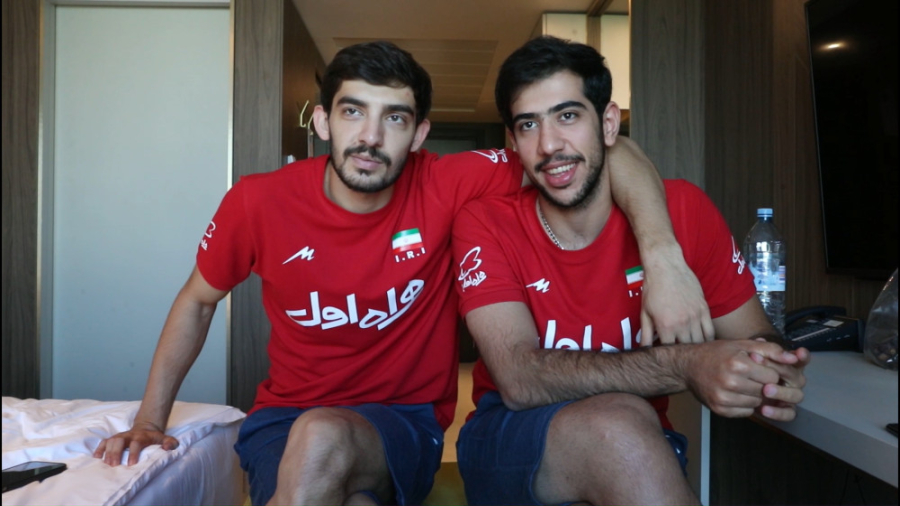 گفت و گوی متفاوت و بامزه با دو...