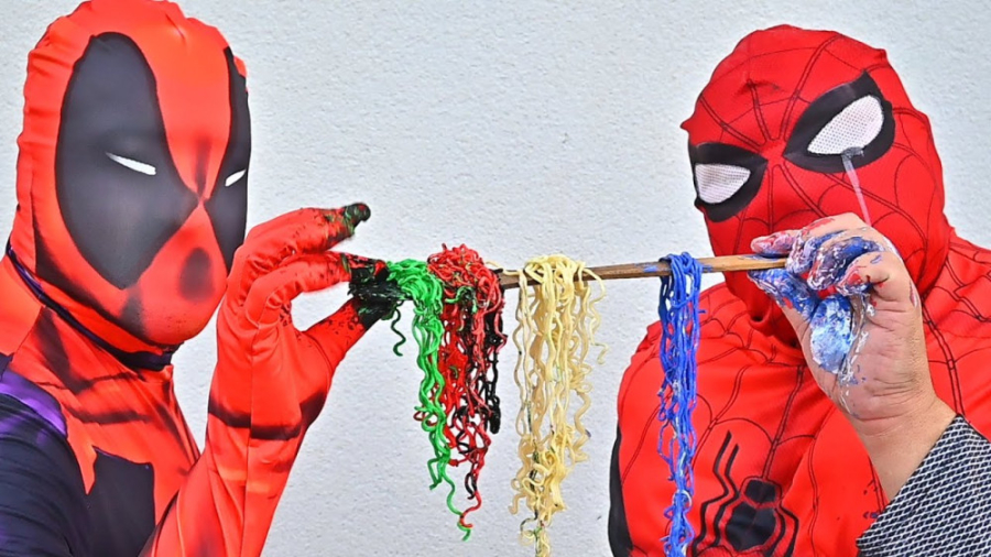 نودل خوردن مرد عنکبوتی و ددپول...