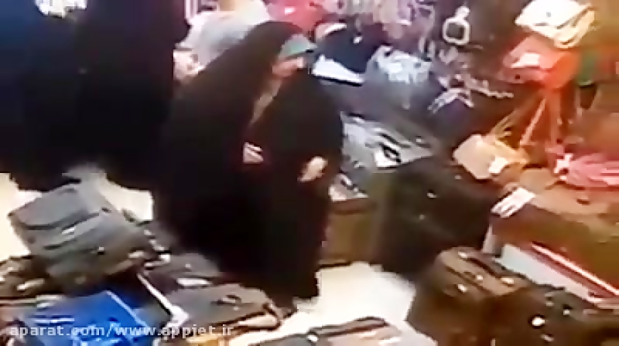 خانم محترم کیف و گوشی دزد