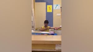 آمپول زدن بچه علی تو کجایی که...