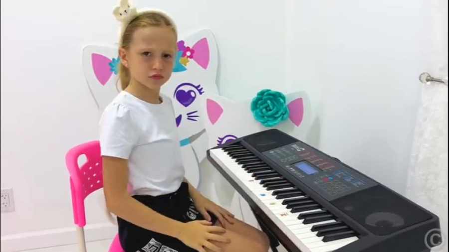 استیسی شو استیسی و بابایی ناست...