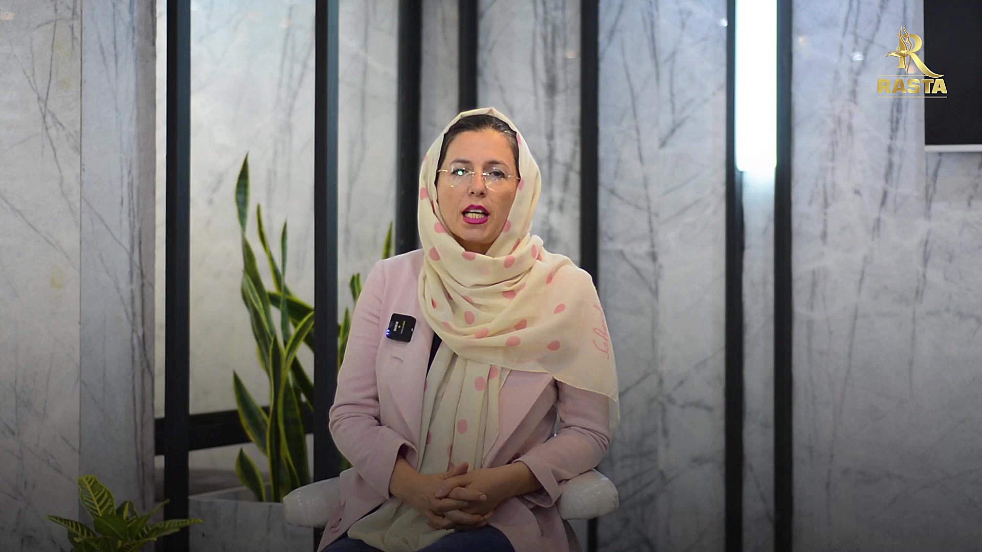 دکتر راحله روح اله نژاد |