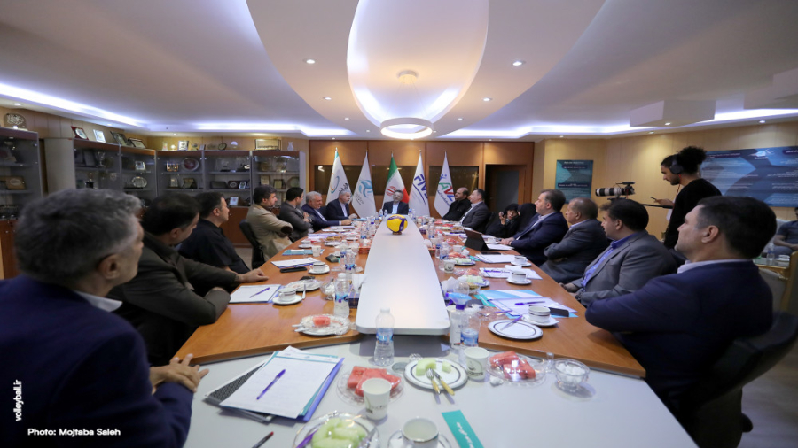 در نشست هیات رییسه والیبال چه...