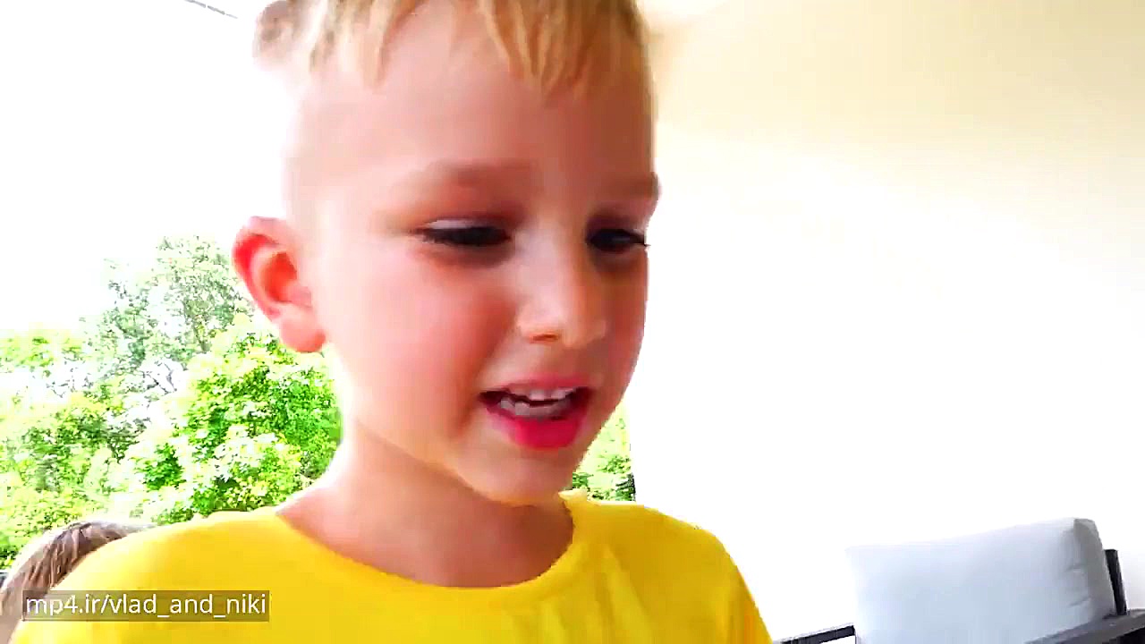 ولاد و نیکی  ولاد و مامان در پ...